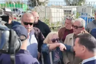 Αποδοκιμασίες κατά του Άδωνι Γεωργιάδη στη Χίο: Ένταση έξω από το «Σκυλίτσειο» Νοσοκομείο ΒΙΝΤΕΟ