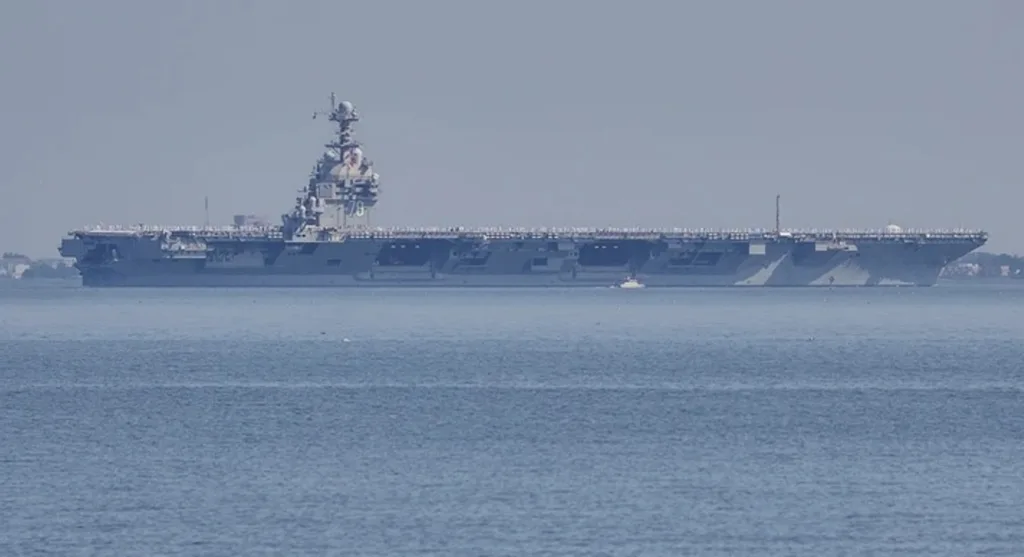 «Τύμπανα» πολέμου στη Βενεζουέλα, τι σηματοδοτεί η άφιξη αμερικανικού αεροπλανοφόρου