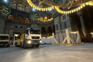 Ανησυχία για την Αγία Σοφία: Βαριά μηχανήματα μέσα στο μνημείο, φόβοι για ζημιές ΦΩΤΟ