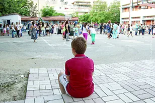 Πάτρα: Κενά, συγχωνεύσεις και μάθημα σε προκάτ – Κινητοποίηση της Ένωσης Γονέων την Πέμπτη στην πλ. Γεωργίου