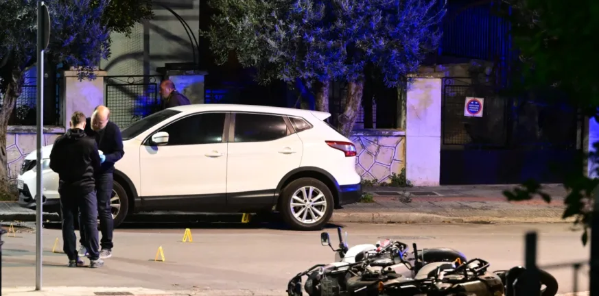 «Ακούσαμε σειρήνες και μετά πέντε πυροβολισμούς», μαρτυρία για τον τραυματισμό αστυνομικών στον Άγιο Δημήτριο