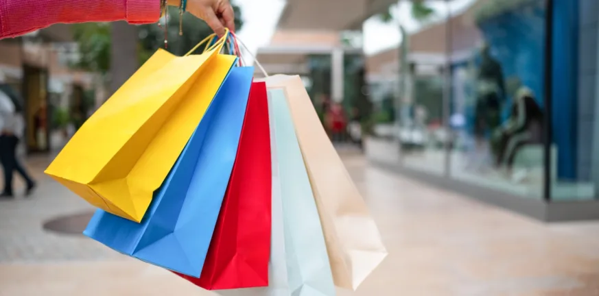 Black Friday: Όλα όσα επικίνδυνα μπορεί να κάνει εγκέφαλό μας και πώς να αποφύγουμε τις παγίδες