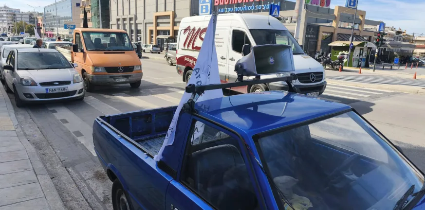 Με ΙΧ οι αγρότες στην πλατεία Γεωργίου για την κινητοποίηση