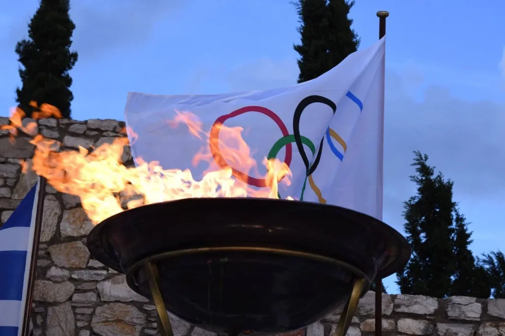 Χειμερινοί Ολυμπιακοί Αγώνες 2026: Η υποδοχή της Ολυμπιακής Φλόγας στην Αμαλιάδα ΦΩΤΟ