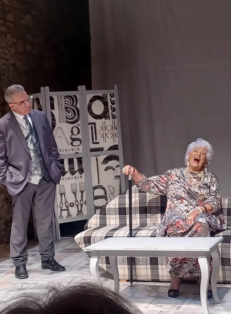 «Ο Κος Αμιλκάρ»: Συνεχίζει για 2η εβδομάδα στο θέατρο «Αγορά» - Οι sold-out παραστάσεις και οι αντιδράσεις των θεατών «Ο Κος Αμιλκάρ»: Συνεχίζει για 2η εβδομάδα στο θέατρο «Αγορά» - Οι sold-out παραστάσεις και οι αντιδράσεις των θεατών