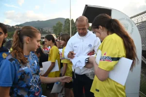 Η γιορτή του γυναικείου ποδοσφαίρου με Αγγελο Μπασινά ΦΩΤΟΓΡΑΦΙΕΣ Η γιορτή του γυναικείου ποδοσφαίρου με Αγγελο Μπασινά ΦΩΤΟΓΡΑΦΙΕΣ