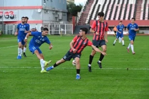 Πίσω στο σκορ η Παναχαϊκή στο ημίχρονο με Πανγυθεατικό