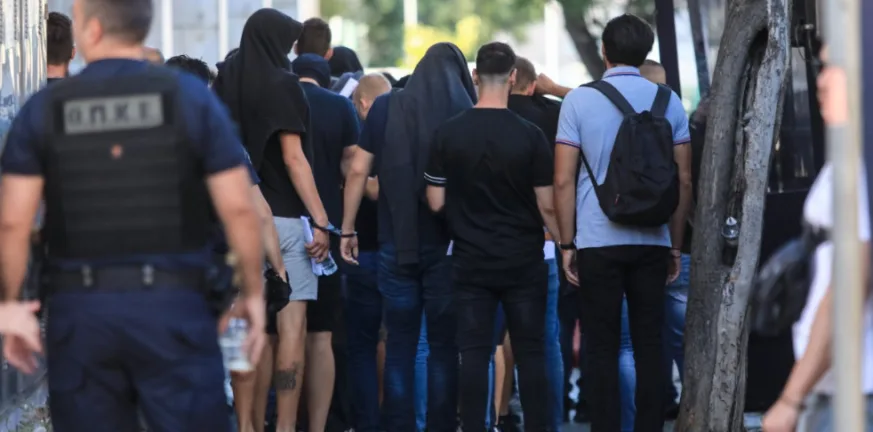 Ανήλικοι διακινητές σε σχολεία: Υπόθεση-καμπανάκι για την Κάτω Αχαΐα