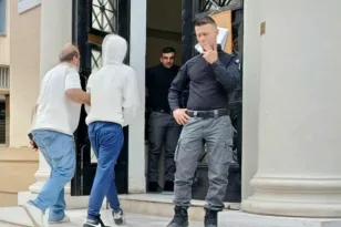 Ελεύθερος με όρους ο 17χρονος των Ζαρουχλεΐκων: «Το μαχαίρι το είχε από φόβο» – Οι ανήλικοι διέψευσαν ότι υπήρχαν οπαδικά κίνητρα