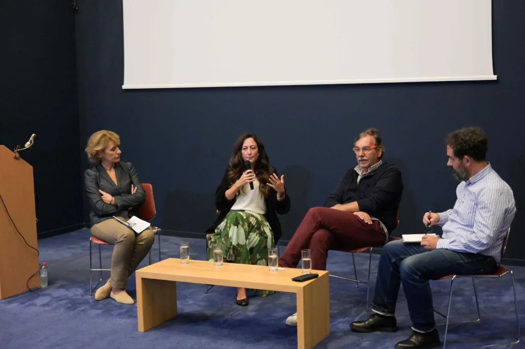 Με 9.000 επισκέπτες ολοκληρώθηκε η έκθεση του Robert McCabe στο Αρχαιολογικό Μουσείο Πατρών