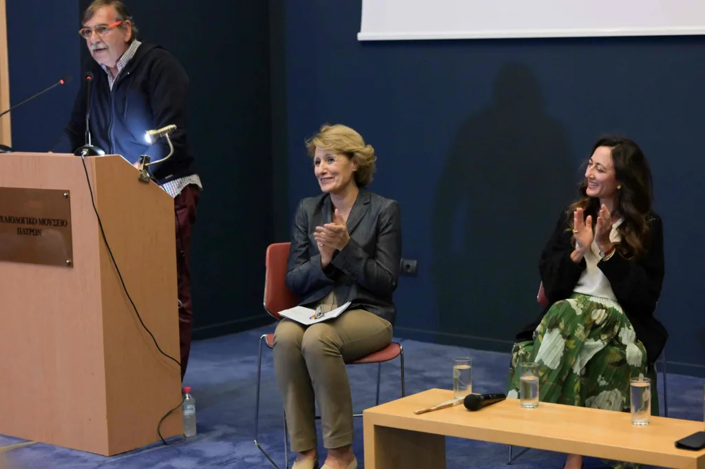 Με 9.000 επισκέπτες ολοκληρώθηκε η έκθεση του Robert McCabe στο Αρχαιολογικό Μουσείο Πατρών