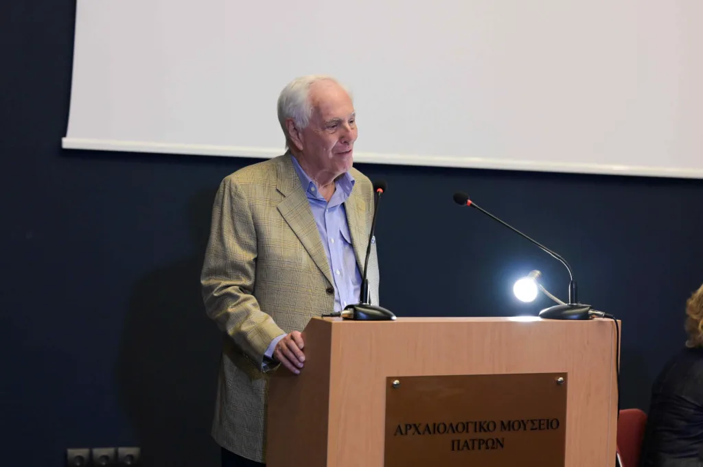 Με 9.000 επισκέπτες ολοκληρώθηκε η έκθεση του Robert McCabe στο Αρχαιολογικό Μουσείο Πατρών Με 9.000 επισκέπτες ολοκληρώθηκε η έκθεση του Robert McCabe στο Αρχαιολογικό Μουσείο Πατρών