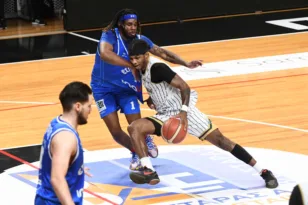 Ο Απόλλων μπροστά με +13 στο ημίχρονο με τον Έσπερο Καλλιθέας