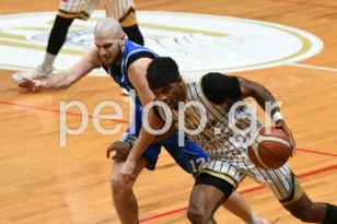 Ο Απόλλων μπροστά στο ημίχρονο στη Σαρωνίδα