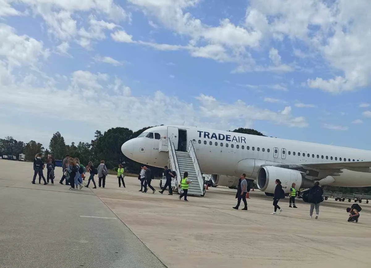 Αεροδρόμιο Αράξου: 1.341 πτήσεις από και προς τον αερολιμένα - Με αύξηση επιβατών 7% έκλεισε η σεζόν Αεροδρόμιο Αράξου: 1.341 πτήσεις από και προς τον αερολιμένα - Με αύξηση επιβατών 7% έκλεισε η σεζόν