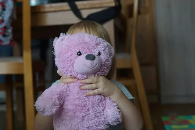 Κίνα: Σάλος με λούτρινο αρκουδάκι που προγραμματίστηκε να δίνει σεξουαλικές συμβουλές σε παιδιά και έλεγε πού να βρουν μαχαίρια!