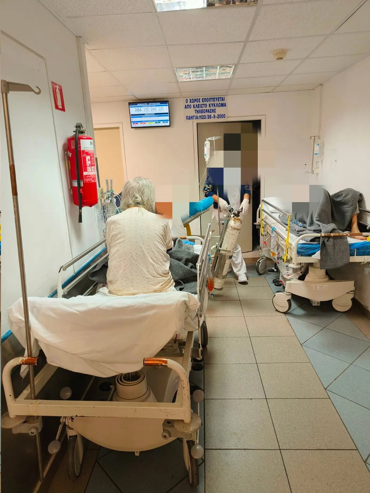 ΕΙΝΑ: 215 διακομιδές σ' ένα μήνα από Πύργο - Πάτρα, ασθενείς σε ράντζα επί 3ημερο ΦΩΤΟ ΕΙΝΑ: 215 διακομιδές σ' ένα μήνα από Πύργο - Πάτρα, ασθενείς σε ράντζα επί 3ημερο ΦΩΤΟ