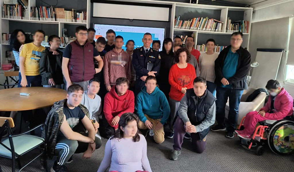 ΕΛΑΣ: Ενημερωτικές ομιλίες σε μαθητές του Ειδικού Επαγγελματικού Γυμνασίου - Λυκείου Μεσολογγίου ΦΩΤΟ ΕΛΑΣ: Ενημερωτικές ομιλίες σε μαθητές του Ειδικού Επαγγελματικού Γυμνασίου - Λυκείου Μεσολογγίου ΦΩΤΟ