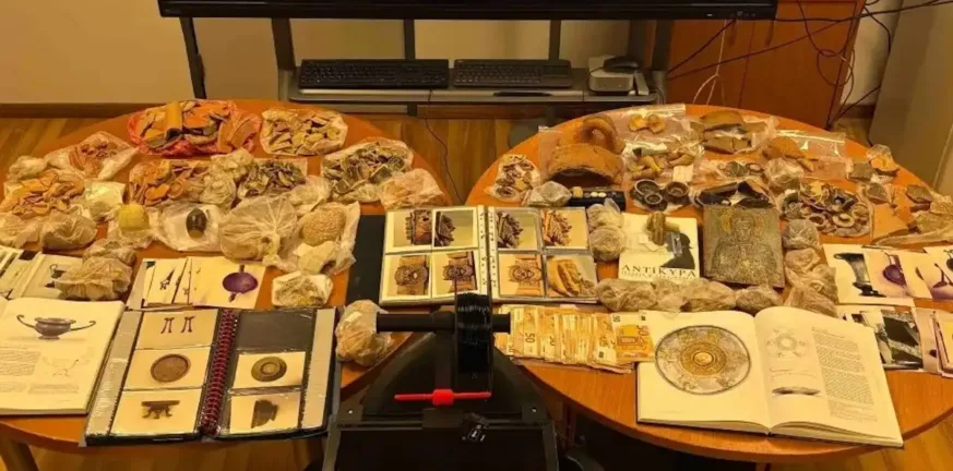 Είχε στην κατοχή του θησαυρό με 474 αντικείμενα Ελληνιστικών και Μυκηναϊκών χρόνων και αρχαία νομίσματα, ΦΩΤΟ, ΒΙΝΤΕΟ