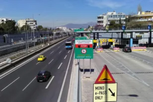 Ταυτοποιήθηκαν οι δύο οδηγοί που έτρεχαν με πάνω από 250 χλμ στην Αττική Οδό