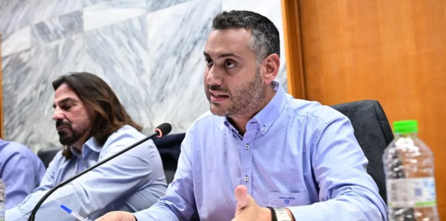 Επεισόδιο στο Δημαρχείο Λάρισας: Επίθεση πολίτη σε αντιδήμαρχο για εργασιακή υπόθεση της συζύγου του