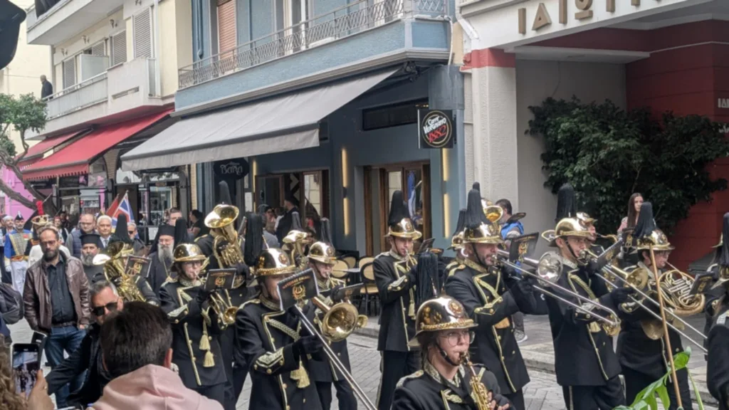 Κορυφώθηκαν οι εορτασμοί για την Απελευθέρωση της Πάτρας από τους Οθωμανούς - Παρέλαση στη Ρήγα Φεραίου ΦΩΤΟ ΒΙΝΤΕΟ