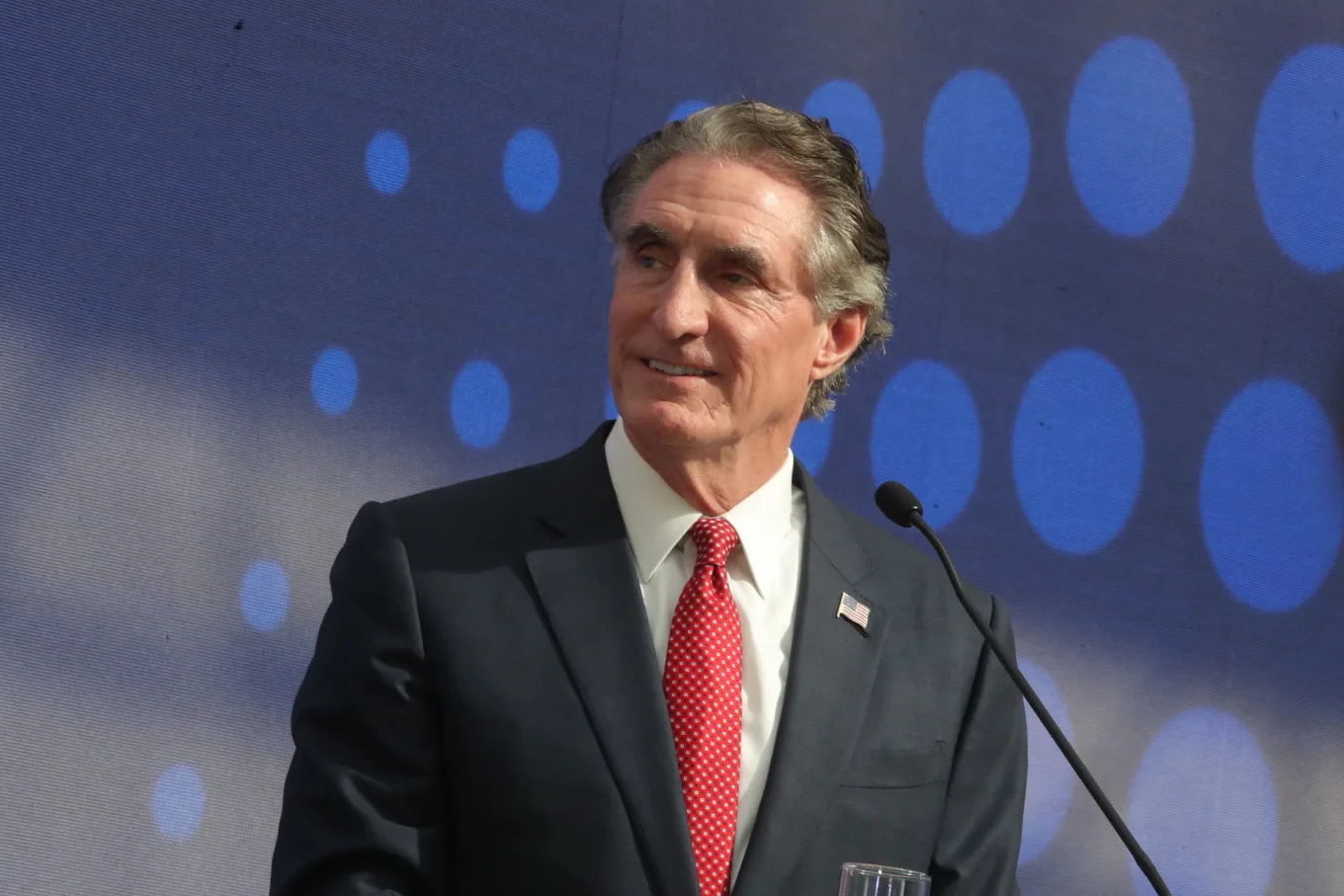 Μπέργκαμ: «Ιστορική στιγμή με την ηγεσία της Ελλάδας, πετυχαίνουμε ειρήνη» Μπέργκαμ: «Ιστορική στιγμή με την ηγεσία της Ελλάδας, πετυχαίνουμε ειρήνη»