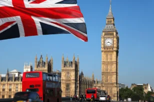 Βρετανία: Στα σκαριά «τουριστικός φόρος»! Αυτά τα ποσά θα καλούνται θα πληρώνουν οι επισκέπτες