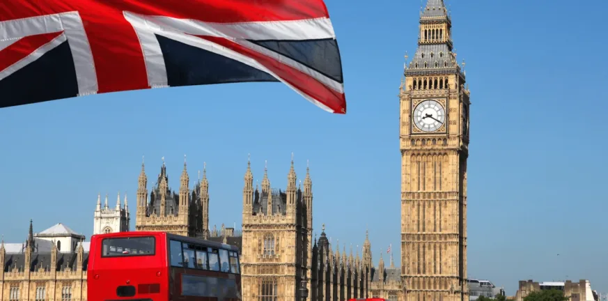 Βρετανία: Στα σκαριά «τουριστικός φόρος»! Αυτά τα ποσά θα καλούνται θα πληρώνουν οι επισκέπτες