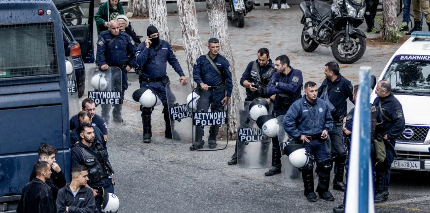 «Φανούρη μου, άνδρα μου, πού είσαι; Σε φάγανε! Σε εκτελέσανε», σπαράζει η αδελφή του νεκρού στα Βορίζια, ΒΙΝΤΕΟ «Φανούρη μου, άνδρα μου, πού είσαι; Σε φάγανε! Σε εκτελέσανε», σπαράζει η αδελφή του νεκρού στα Βορίζια, ΒΙΝΤΕΟ