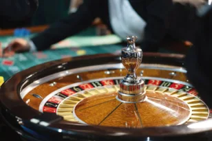 Αρχηγός κυκλώματος: Δεν εξαπάτησα κανέναν, μου έδιναν να παίζω «μαύρα» λεφτά και ήθελαν τόκο 80% το μήνα