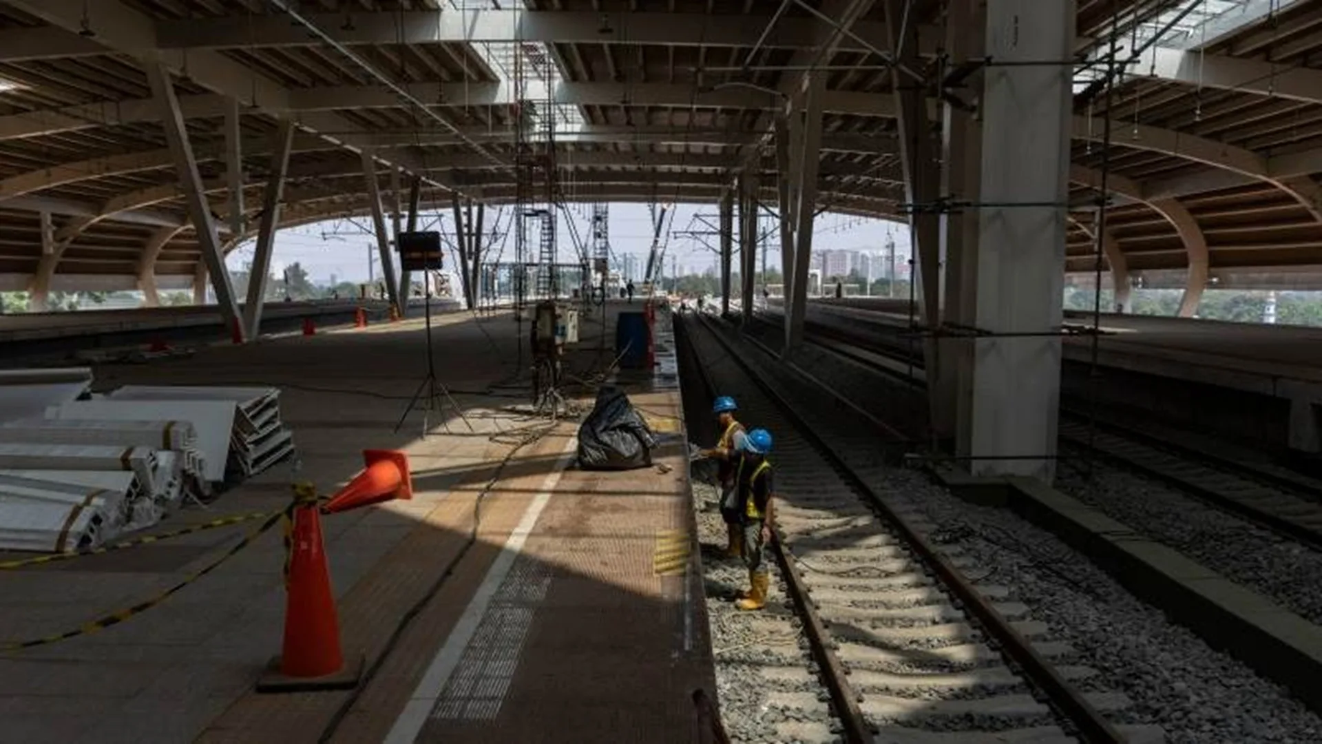 Τραγωδία στην Κίνα: 11 νεκροί από σύγκρουση τρένου με εργάτες στο Γιουνάν Τραγωδία στην Κίνα: 11 νεκροί από σύγκρουση τρένου με εργάτες στο Γιουνάν