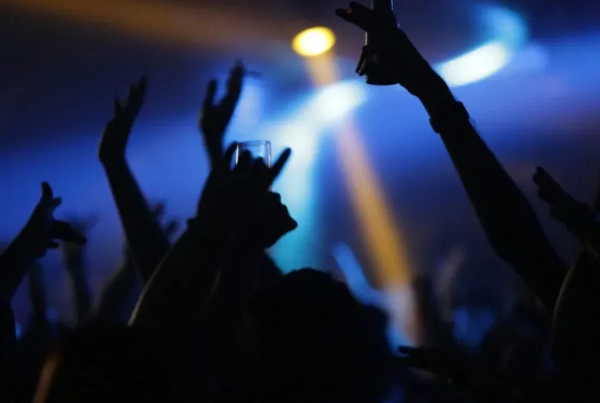 Πάτρα: Συλλήψεις σε καταστήματα διασκέδασης για ηχορύπανση