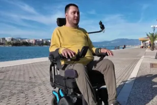 «Είχα κάνει κι ένα τάμα για τον αδελφό μου. Κατάλαβα εξ αρχής ότι παρέλυσα, ο Θεός δεν είναι τιμωρός», συγκλονίζει ο Γιάννης Δαμιανός