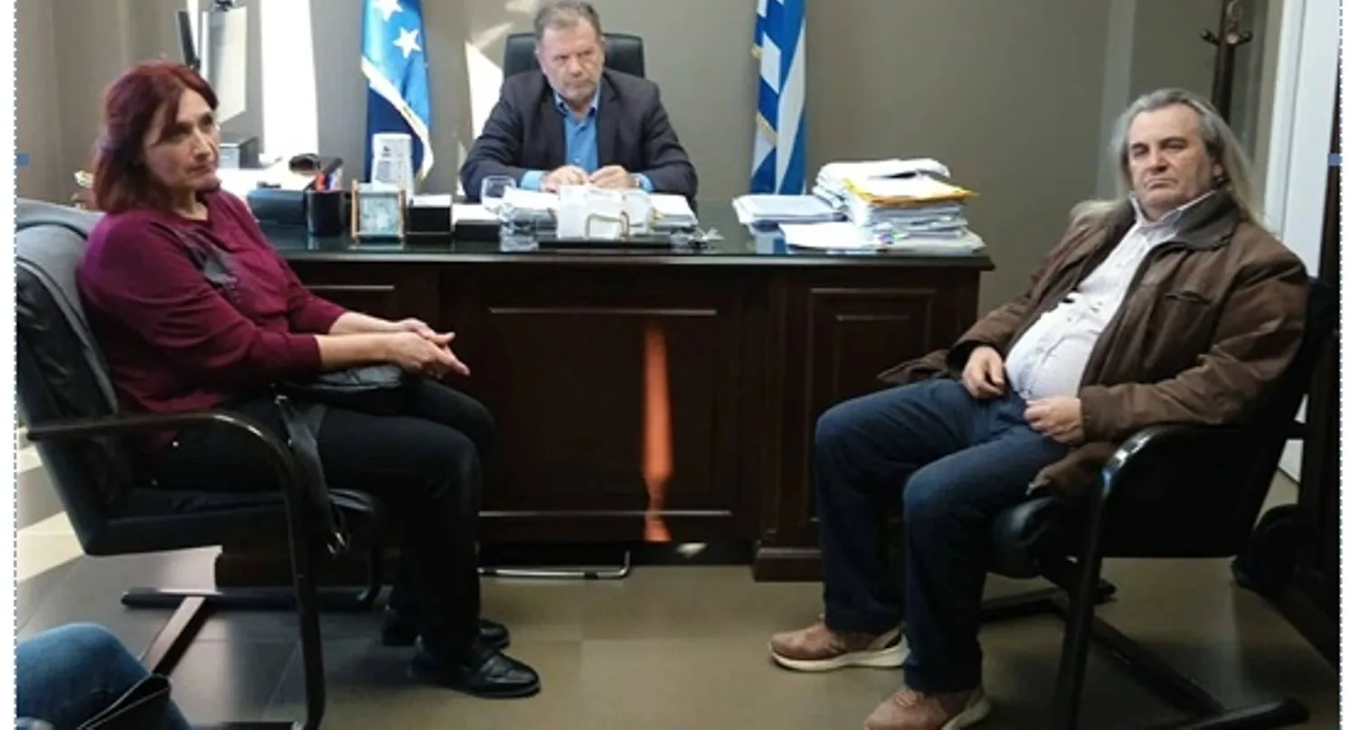 Πάτρα: Παράσταση διαμαρτυρίας εκπαιδευτικών, συνάντηση με Δελέγκο