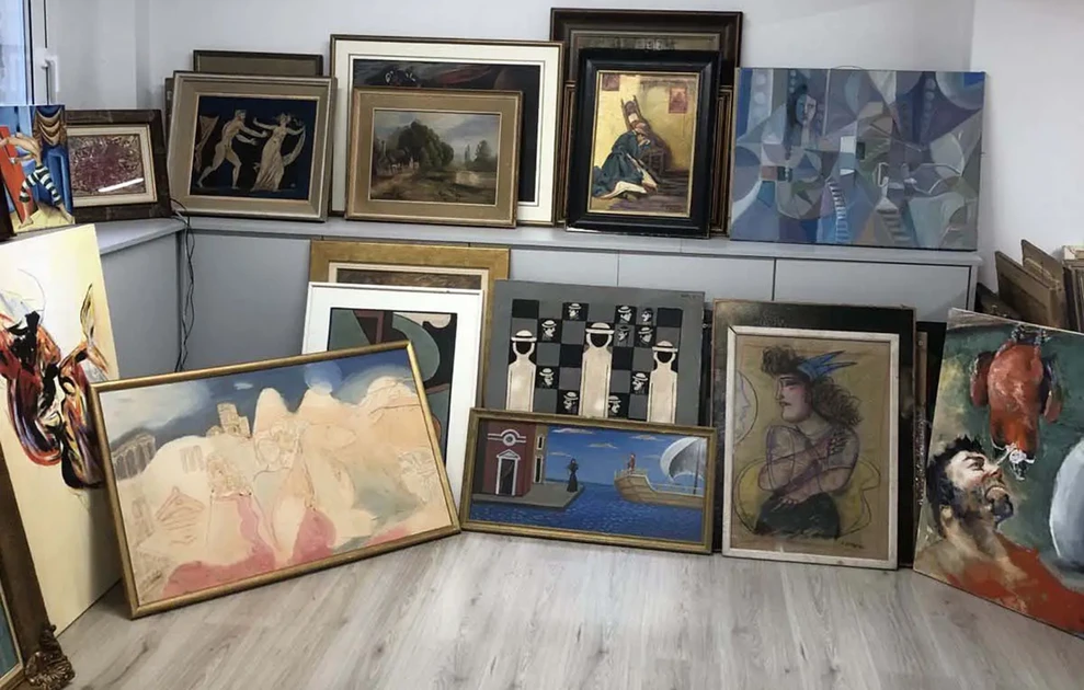 Γνωστός δικηγόρος συνελήφθη για απάτη με πίνακες ζωγραφικής και ράβδους χρυσού! ΦΩΤΟ