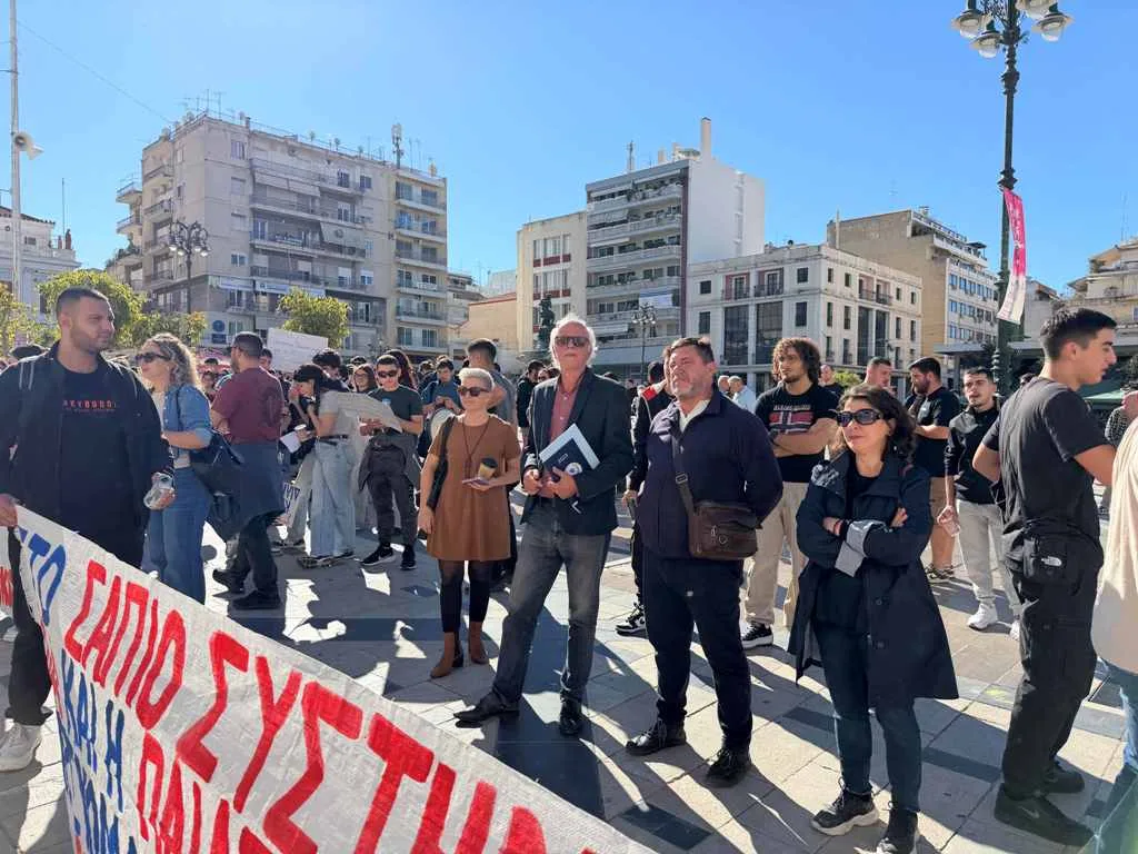 Η Δημοτική Αρχή Πατρέων στο Πανεκπαιδευτικό Συλλαλητήριο: «Η παιδεία δεν είναι εξεταστικό κέντρο» Η Δημοτική Αρχή Πατρέων στο Πανεκπαιδευτικό Συλλαλητήριο: «Η παιδεία δεν είναι εξεταστικό κέντρο»