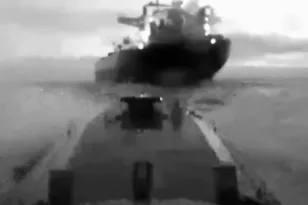 Από Ουκρανικά drones τα πλήγματα στα δύο δεξαμενόπλοια του ρωσικού σκιώδους στόλου ΒΙΝΤΕΟ