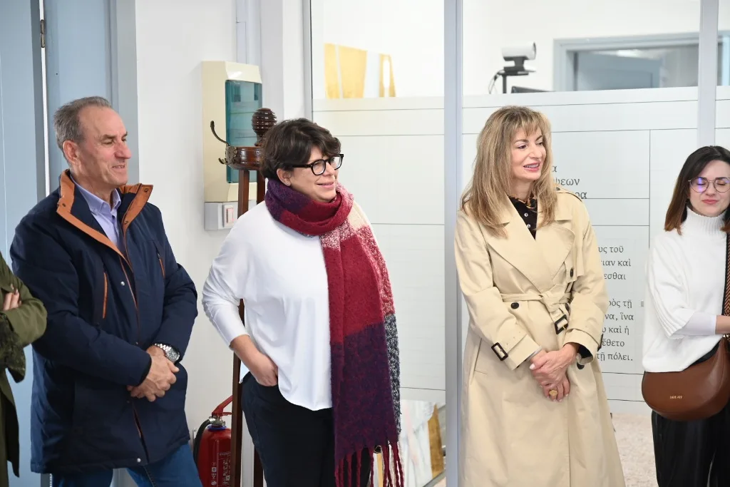 Πάτρα: Μαθητές του 32ου Δημοτικού προσφέρουν αγάπη σε συμπολίτες μέσα από κατασκευές τους