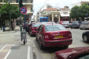 Τραβούν χειρόφρενο και τα ταξί της Πάτρας – Πότε θα απεργήσουν