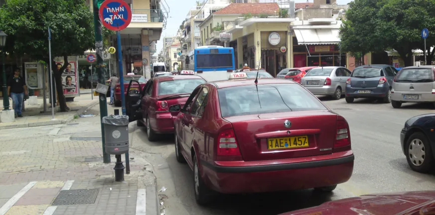 Τραβούν χειρόφρενο και τα ταξί της Πάτρας - Πότε θα απεργήσουν