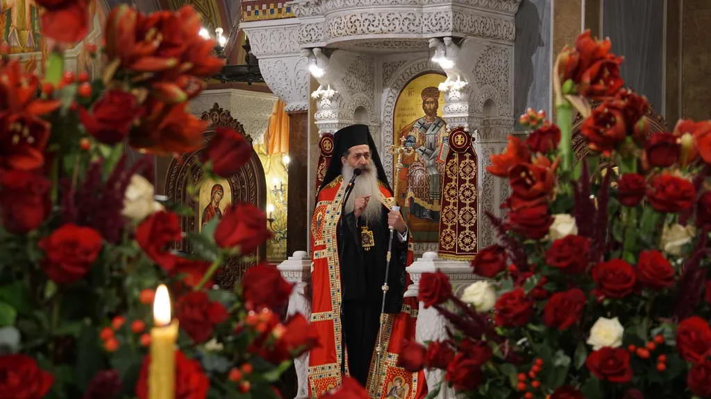 Η Πάτρα γιορτάζει τον Άγιο Ανδρέα - ΔΕΙΤΕ την Πολυαρχιερατική Θεία Λειτουργία παρόντος του Προέδρου της Δημοκρατίας Η Πάτρα γιορτάζει τον Άγιο Ανδρέα - ΔΕΙΤΕ την Πολυαρχιερατική Θεία Λειτουργία παρόντος του Προέδρου της Δημοκρατίας