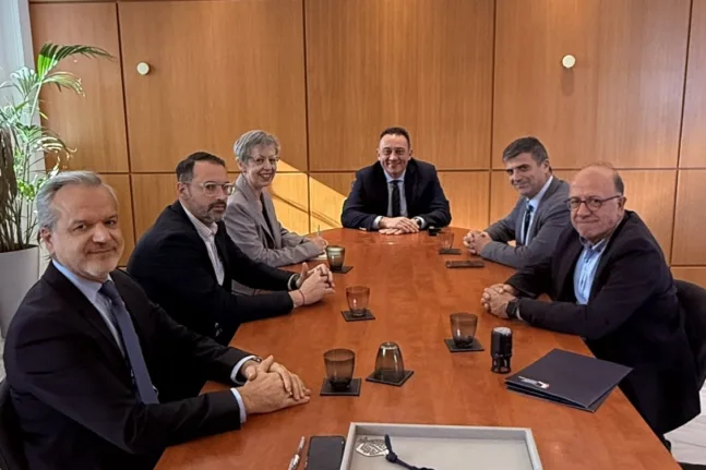 ΕΑΠ – Υπουργείο Παιδείας: Νέο Πρωτόκολλο Συνεργασίας για την Επαγγελματική Εκπαίδευση και τη Διά Βίου Μάθηση