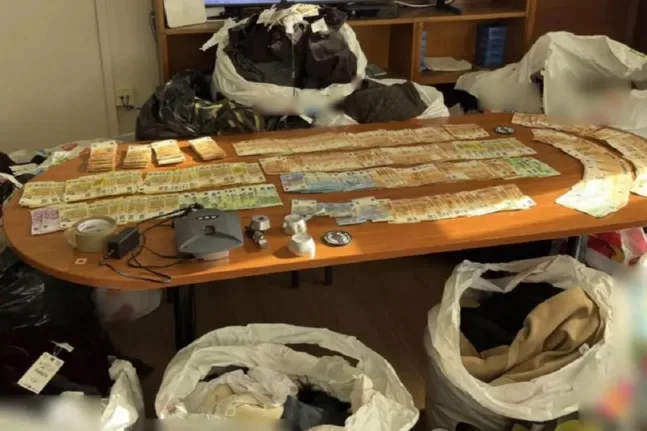 Σπείρα–«βιομηχανία κλοπών»: Άδειαζαν καταστήματα στην Αττική και έστελναν τα ρούχα στα Τίρανα ΦΩΤΟ-ΒΙΝΤΕΟ