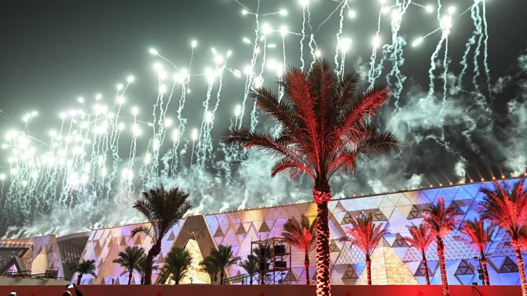 Τα εντυπωσιακά εγκαίνια στο φαραωνικό Αιγυπτιακό Μουσείο, το μεγαλύτερο που έχει χτιστεί ποτέ!