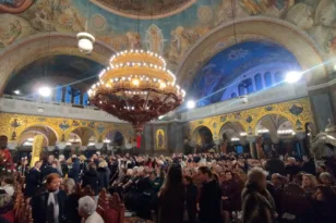 Πάτρα: Η πόλη γιορτάζει τον Άγιο Ανδρέα με λαμπρότητα ΔΕΙΤΕ ΖΩΝΤΑΝΑ – Ρετρό-αφιέρωμα σε εορτασμούς του παρελθόντος