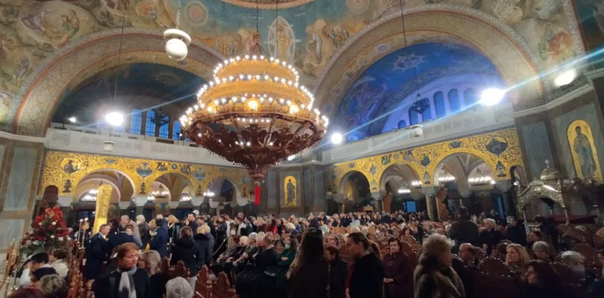 Πάτρα: Η πόλη γιορτάζει τον Άγιο Ανδρέα με λαμπρότητα ΔΕΙΤΕ ΖΩΝΤΑΝΑ - Ρετρό-αφιέρωμα σε εορτασμούς του παρελθόντος