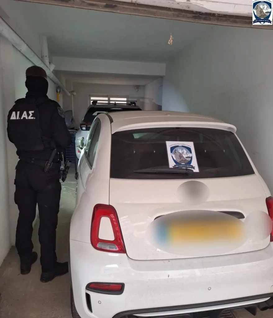 Η μεγάλη κομπίνα σε όλη την Ευρώπη με κλεμμένα και πλαστογραφημένα οχήματα, στην Ελλάδα βρέθηκαν 231! ΦΩΤΟ, ΒΙΝΤΕΟ Η μεγάλη κομπίνα σε όλη την Ευρώπη με κλεμμένα και πλαστογραφημένα οχήματα, στην Ελλάδα βρέθηκαν 231! ΦΩΤΟ, ΒΙΝΤΕΟ