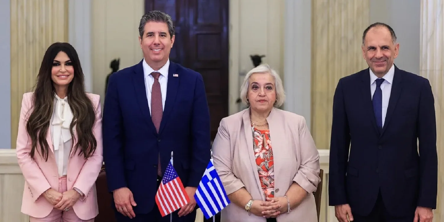 Ελλάδα - ΗΠΑ: Νέα συμφωνία για την εργασία μελών οικογενειών διπλωματών Ελλάδα - ΗΠΑ: Νέα συμφωνία για την εργασία μελών οικογενειών διπλωματών