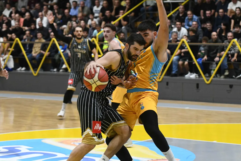 Ιστορική και μεγάλη νίκη για την ΑΕ Γλαύκου Έσπερου